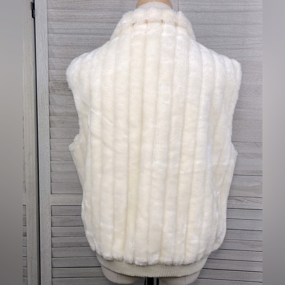 MIXIT Faux Fur Vest Zip Front Ivory-L/XL - Picture 2 of 2